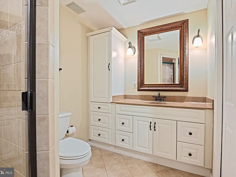 11919 Latigo Ln — Photo 32