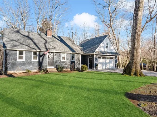 216 Shady Hill Dr, East Greenwich, RI 02818