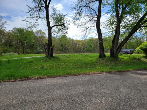 57081 Highfield Rd, Three Rivers, MI 49093