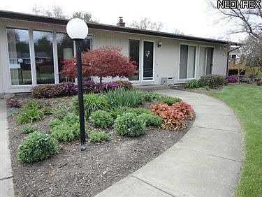 2nd image of 1377 Cranbrook Dr NE