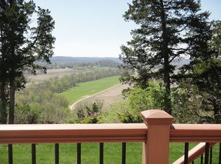 608 Bluffs View Ct, Eureka, MO 63025