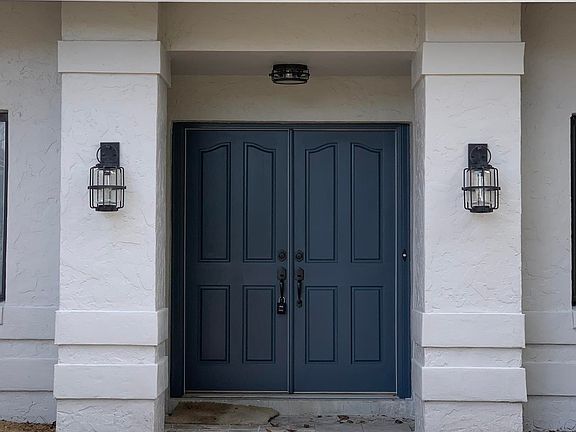 3rd image of 721 SE 15th Ave