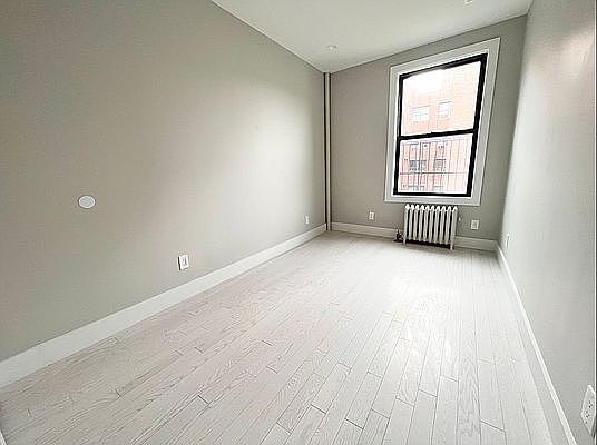2nd image of 565 W 215th St APT 43