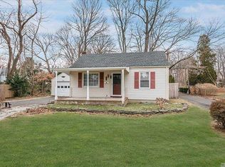 403 7th St, East Northport, NY 11731