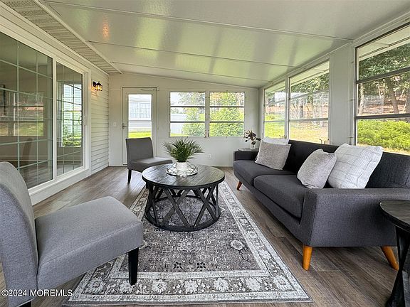 5th image of 17 Redhook Bay Drive