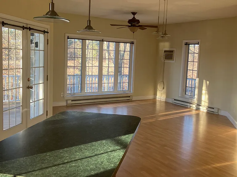 89 Lake View Ave — Photo 4