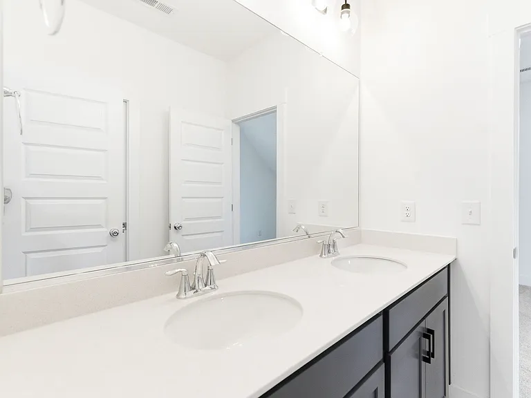 4003 Nairn Dr — Photo 1