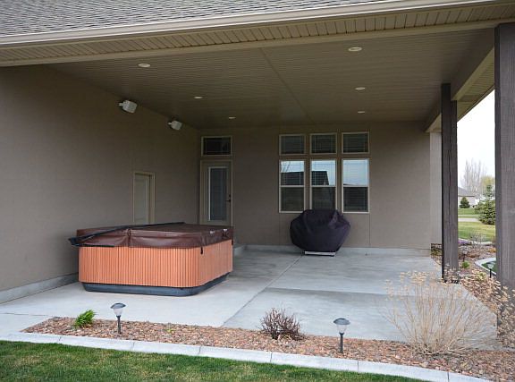 3rd image of 3840 N McKibben Ln