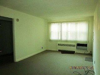 5th image of 22410 Kingsbury Ave