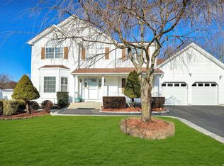 19 Embassy Rd, Selden, NY 11784