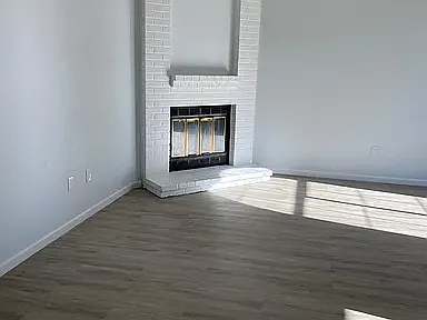 2409 Crocker Ln photo 1