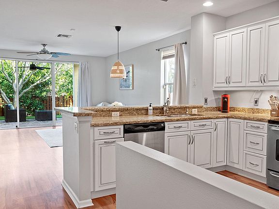 5th image of 9843 Lago Drive