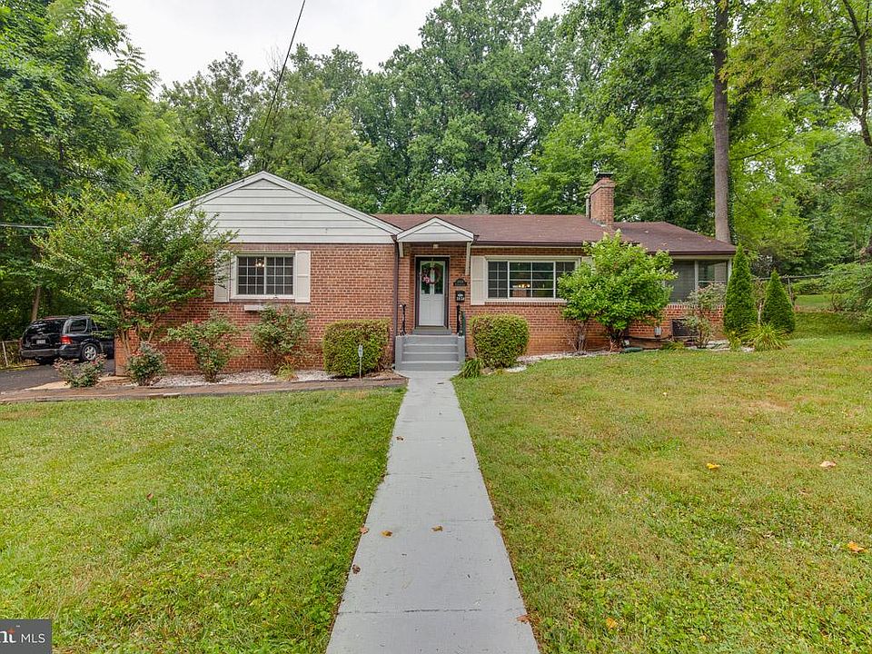 1st image of 2858 Rosemary Ln