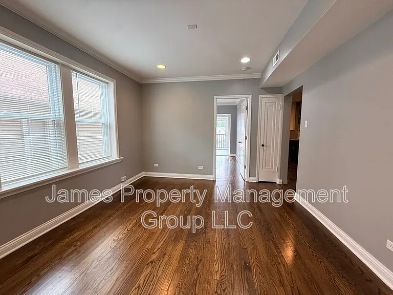 4023 N Troy St #2 — Photo 6