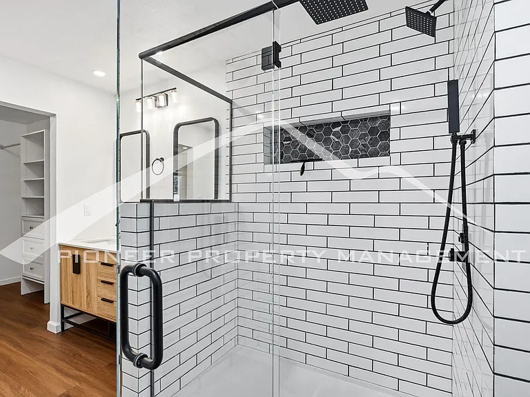 655 S Xenon Ct — Photo 14