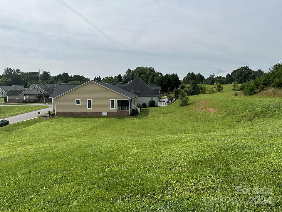 2nd image of 205 Henrys Glen Dr #11