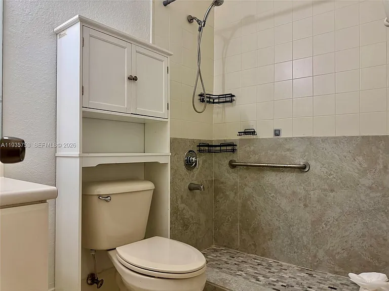 1692 SE 29th Ct #201 — Photo 9