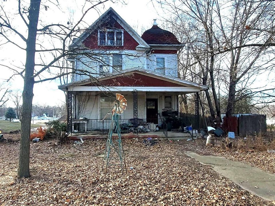 1st image of 220 Oak Ave