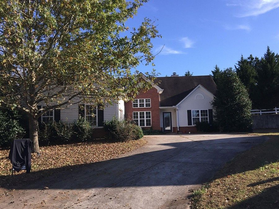 1st image of 52 Winding Creek Ct