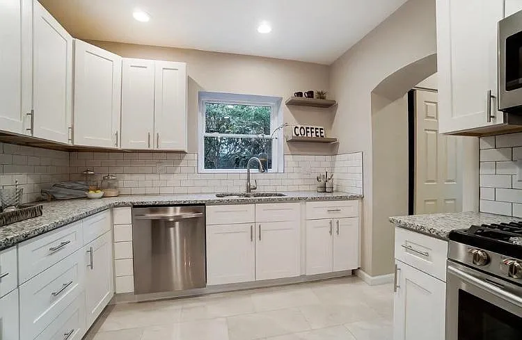 1803 Avonlea Ave — Photo 13