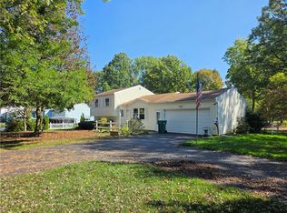 36 Hartwood Dr, Rochester, NY 14623