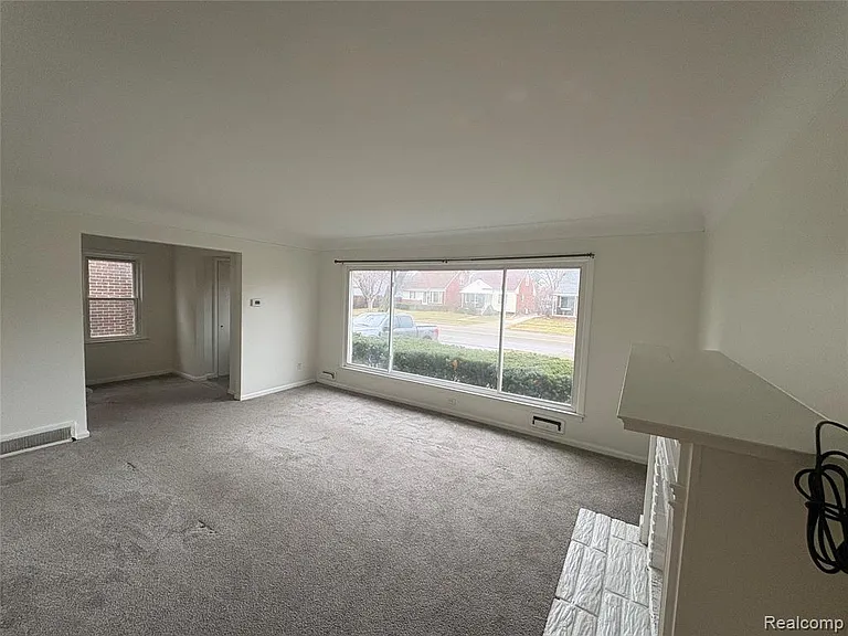 1079 Emmons Blvd — Photo 11