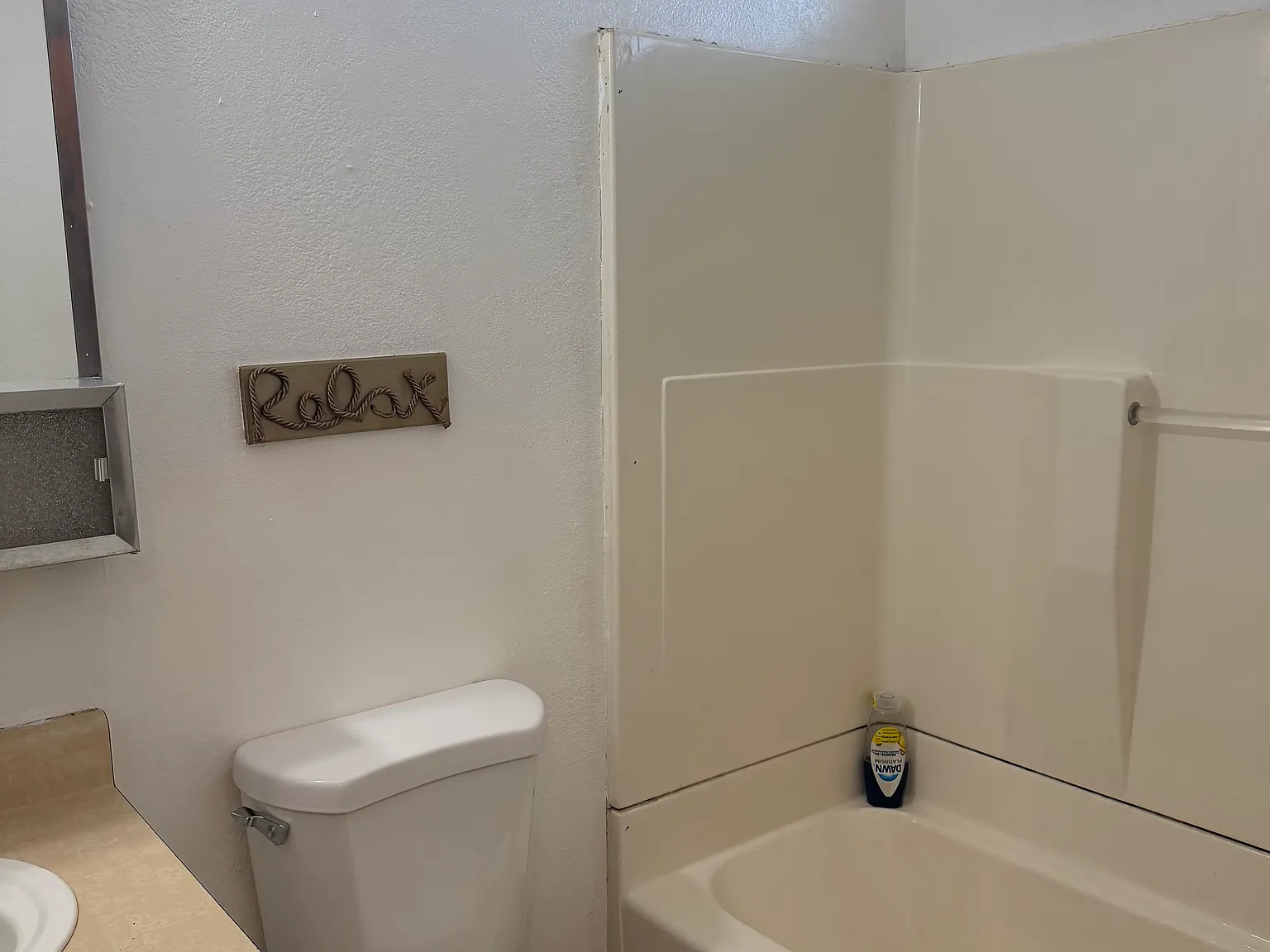 2 bed, 1.5 bath, 828 sqft, $1,600 — Photo 2