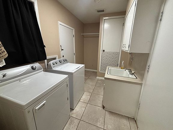 4th image of 2407 N Waverly Dr
