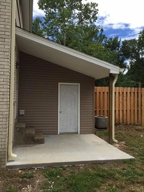 2 bed, 1.5 bath, 1050 sqft, $1,695 — Photo 3
