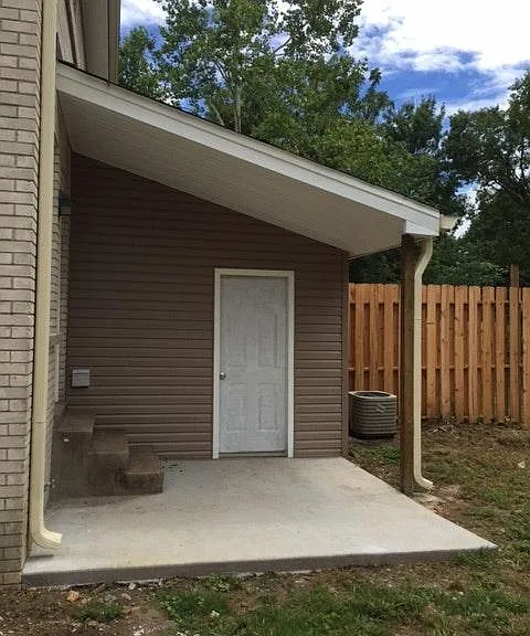 2020 Cooper Ln — Photo 3