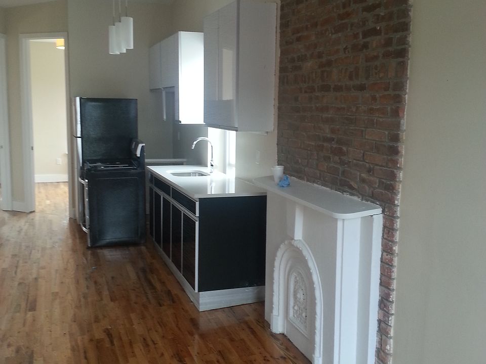 1st image of 606 Saint Marks Ave APT 4