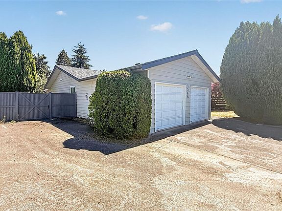 4th image of 1568 Marine Cir