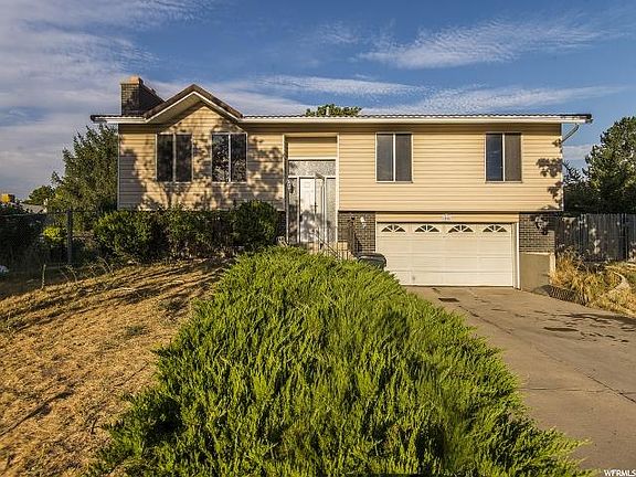 3rd image of 4055 S Hawkeye Dr