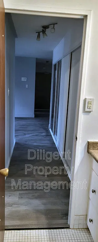 2 bed, 1.0 bath, $1,725 — Photo 3