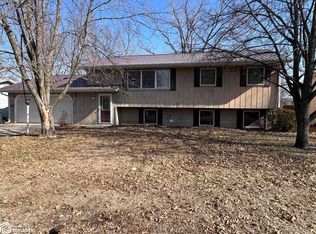 6 Pawnee Dr, Keokuk, IA 52632
