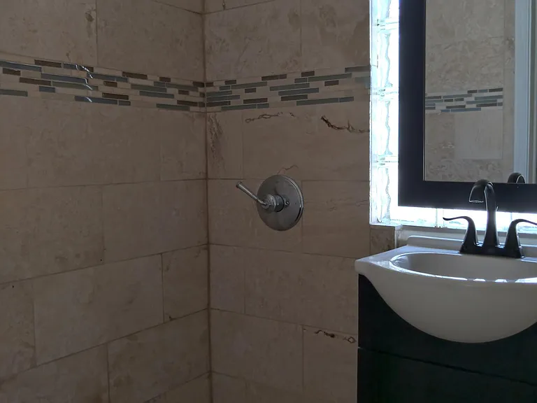 1321 E Mabel St — Photo 32