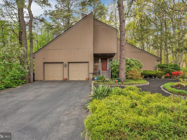 18 Bronwood Dr, Voorhees, NJ 08043