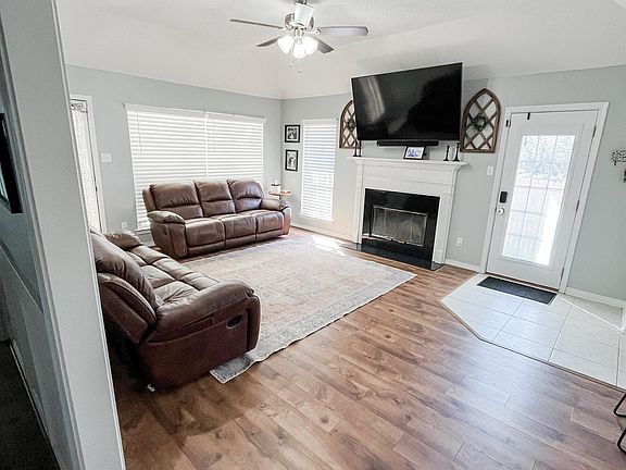 3rd image of 861 Schaub Ave