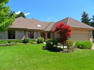 4202 Prestwick Ct, St Charles, IL 60174