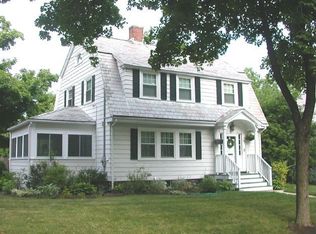 2 Carisbrooke St, Andover, MA 01810