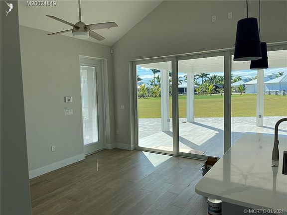 5th image of 561 NW Chipshot Ln
