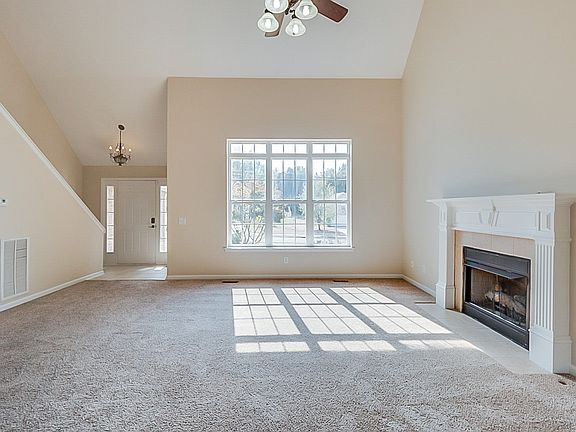 3rd image of 2941 Greentree Dr