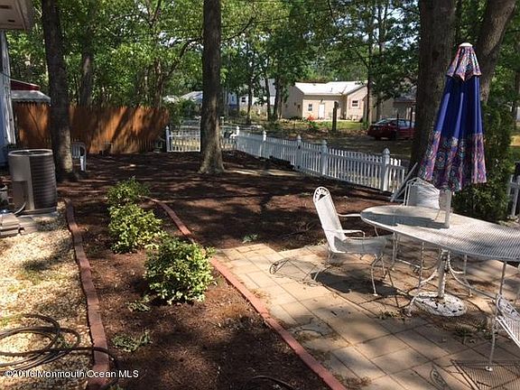 4th image of 2127 Schoeberlein Ave