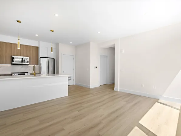 4525 Bergenwood Avenue image 55 of 74