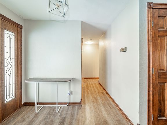 5th image of 3211 Spring Dr