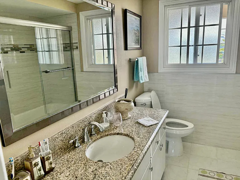 10642 Henderson Ave — Photo 6