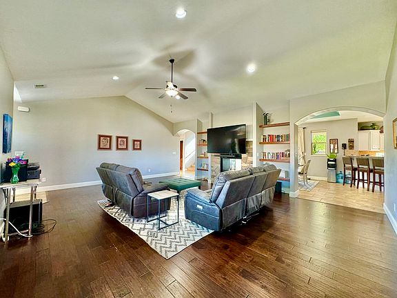 4th image of 478 Elmwood Ct