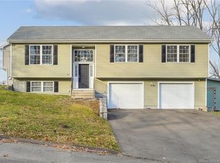 65 Pine St, Derby, CT 06418
