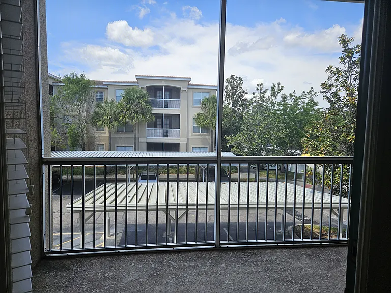3001 Laurel Park Ln #201 — Photo 21