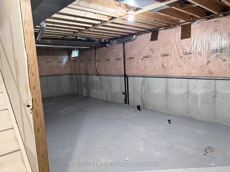 890 Guildwood Blvd — Photo 32